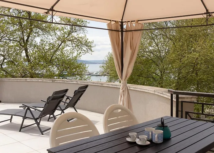 Cozy 1bd With A Spacious Terrace By Flat Mаnager بالشيك