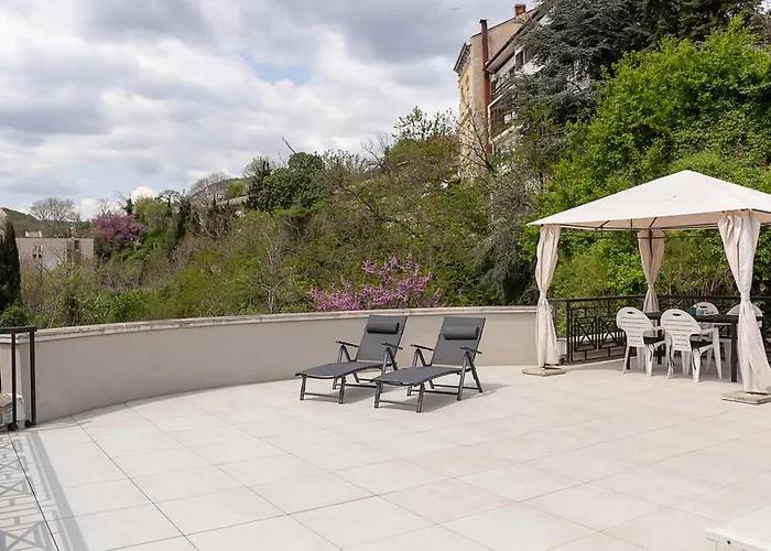 شقة Cozy 1bd With A Spacious Terrace By Flat Mаnager بالشيك