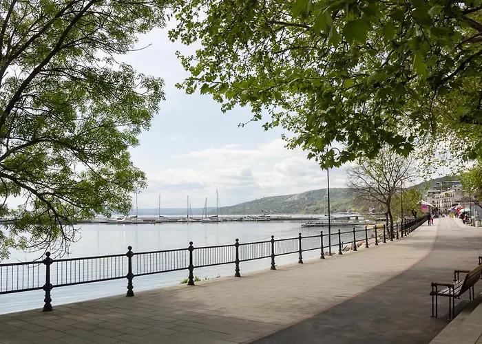 Cozy 1bd With A Spacious Terrace By Flat Mаnager شقة *